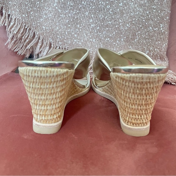 Dolce Vita Nyome Twisted Wedges  in Light Gold Stella - Size 8 - Picture 2 of 12